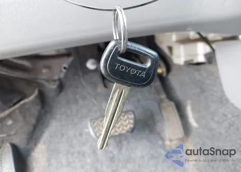 2001 Toyota Echo z USA, uszkodzony, nr VIN JTDBT123510139460